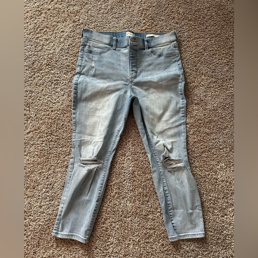 Light wash High-Rise Pull-on skinny crop jeans